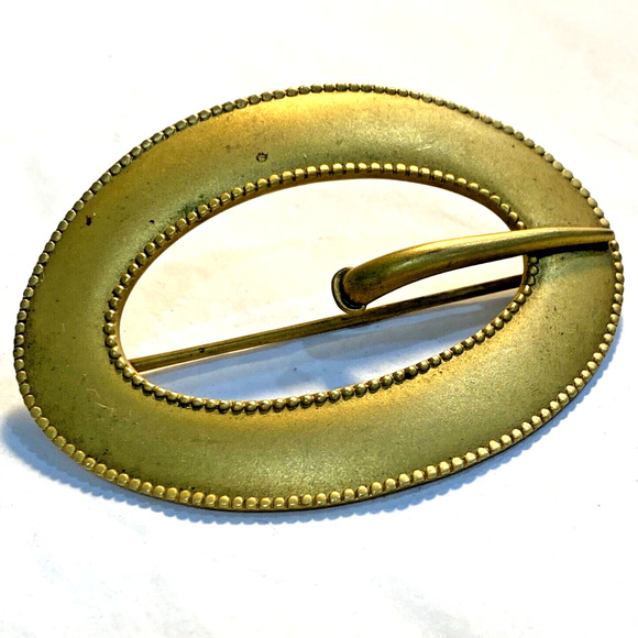 Victorian Brooch Sash Robe Scarf Pin Lustrous Goldtone Metal Buckle Shaped Oval - Picture 1 of 8